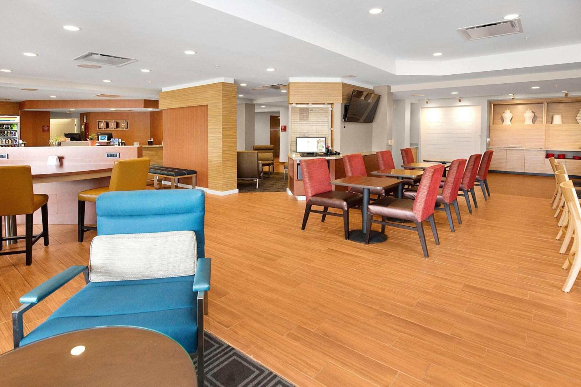 Towneplace Suites By Marriott Pittsburgh Harmarville Exterior foto